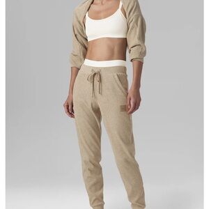 ALO Yoga Tan Ribbed Jogger Pants